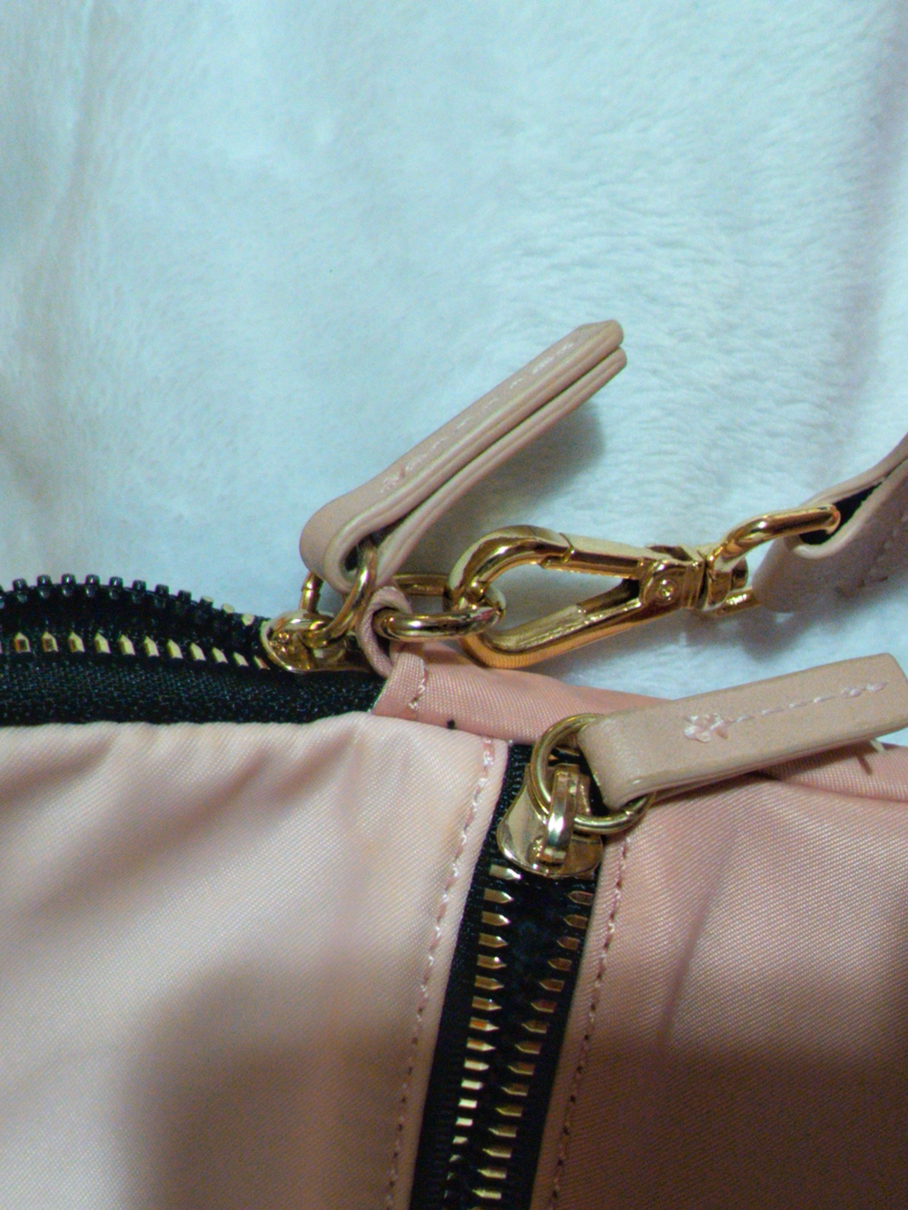 Steve Madden Pink Crossbody Phone Bag with Detachable Strap - Picture 8 of 8